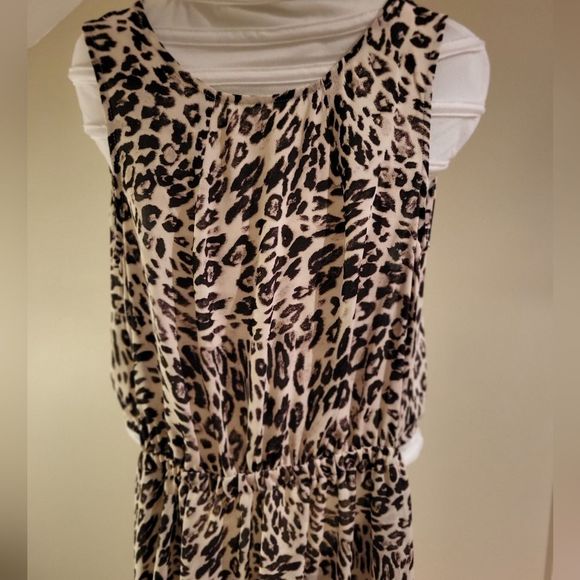 H & M 🌸NWT🌸 Leopard Print Maxi Dress  Open BACK Size 8 - Picture 4 of 12